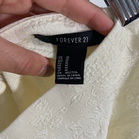 Forever 21 Beige Cream Overlay Skirt - Picture 6 of 8